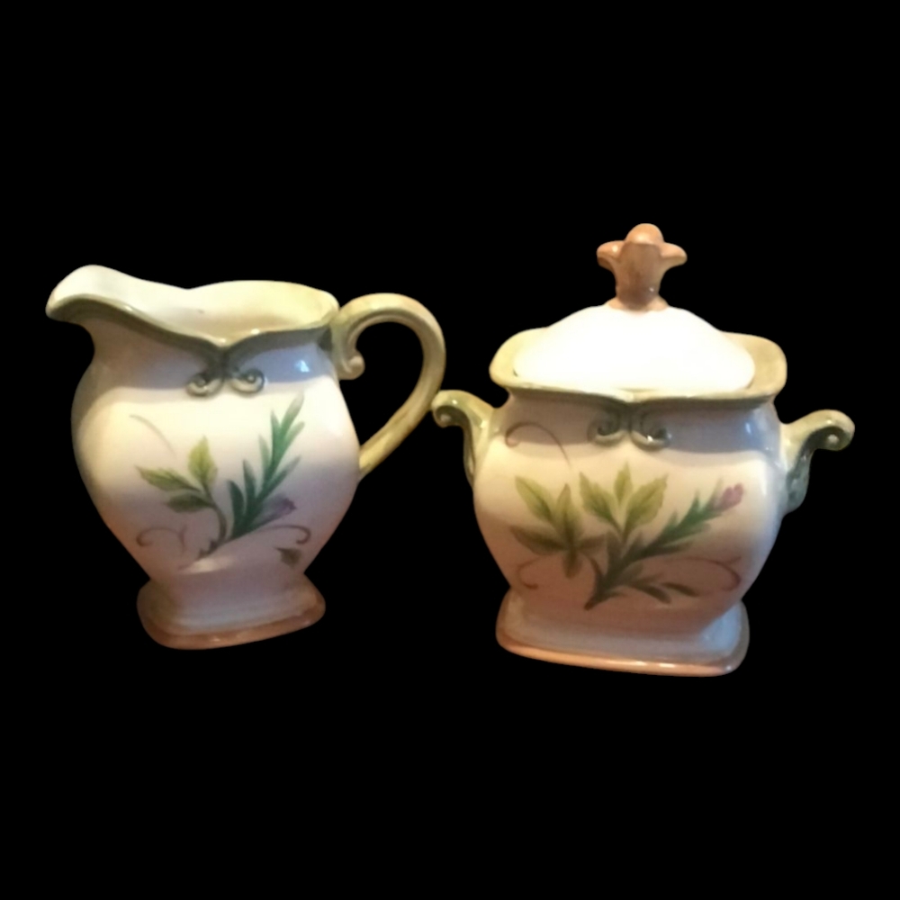 Lenox sugar bowl and creamer set
